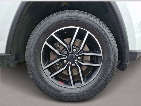 Used 2020 Jeep Grand Cherokee Trailhawk AWD/4WD image 8