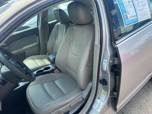 Used 2010 Ford Fusion SE FWD image 9