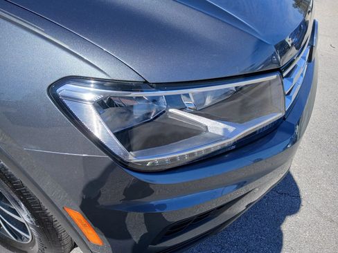 Used 2021 Volkswagen Tiguan SE w/ Panoramic Sunroof Package FWD image 21