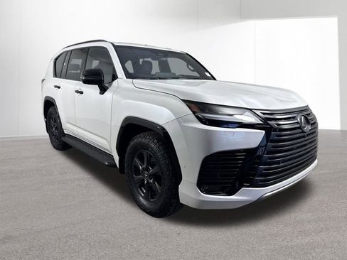 Certified 2025 Lexus LX 700h Overtrail AWD/4WD image 3