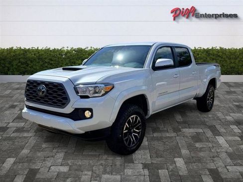 Used 2023 Toyota Tacoma TRD Sport AWD/4WD image 3