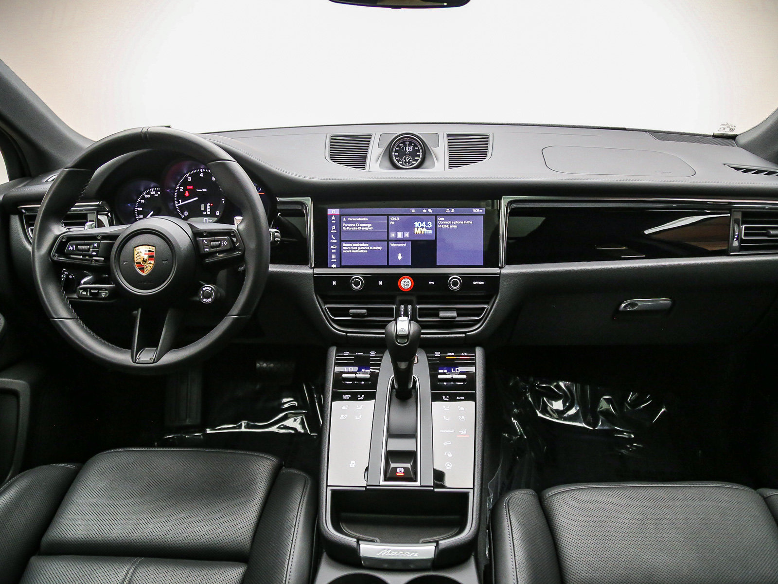 Certified 2026 Porsche Macan AWD/4WD image 16