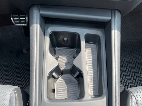 Certified 2026 Volkswagen Tiguan SE R-Line AWD/4WD image 17