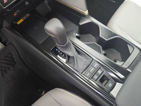 Used 2026 Toyota Camry SE w/ Convenience Package image 24