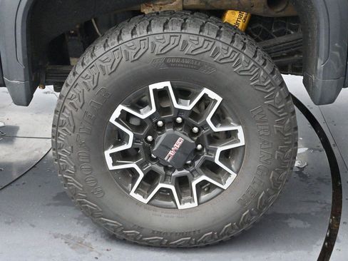 Used 2024 GMC Sierra 2500 AT4X AWD/4WD image 38