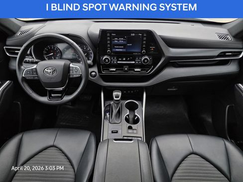 Used 2021 Toyota Highlander XSE FWD image 13