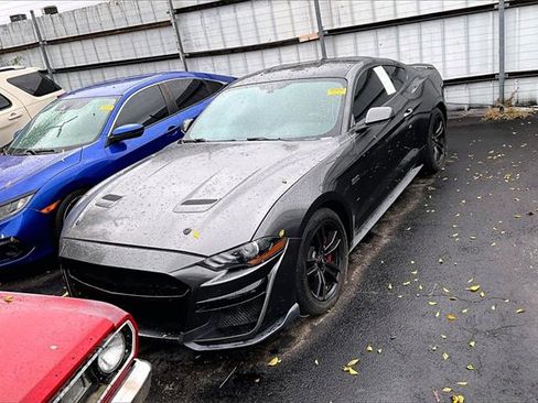 Used 2019 Ford Mustang GT w/ Equipment Group 301A image 4