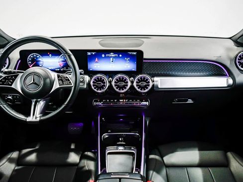 Certified 2025 Mercedes-Benz GLB 250 image 11