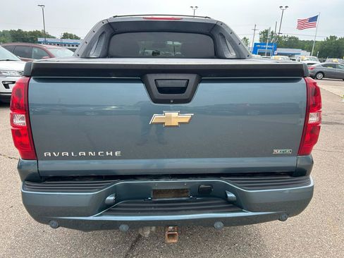 Used 2010 Chevrolet Avalanche LS w/ Interior Plus Package AWD/4WD image 6