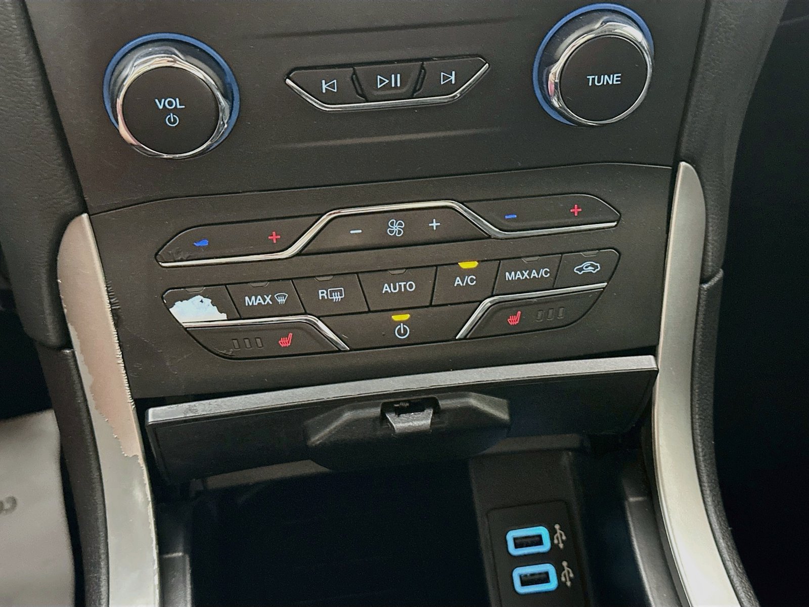 Used 2020 Ford Edge SEL w/ Convenience Package FWD image 15