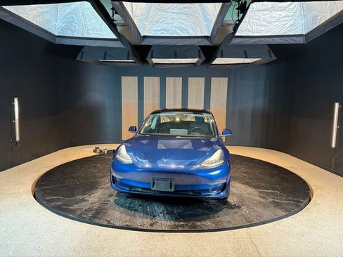 Used 2018 Tesla Model 3 Long Range RWD image 8