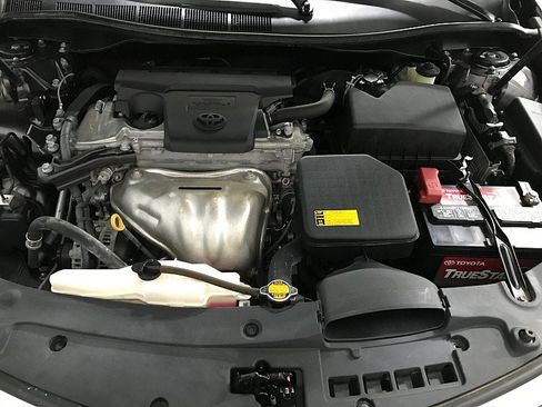 Used 2014 Toyota Camry FWD image 30