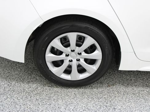 Used 2026 Toyota Corolla LE FWD image 6