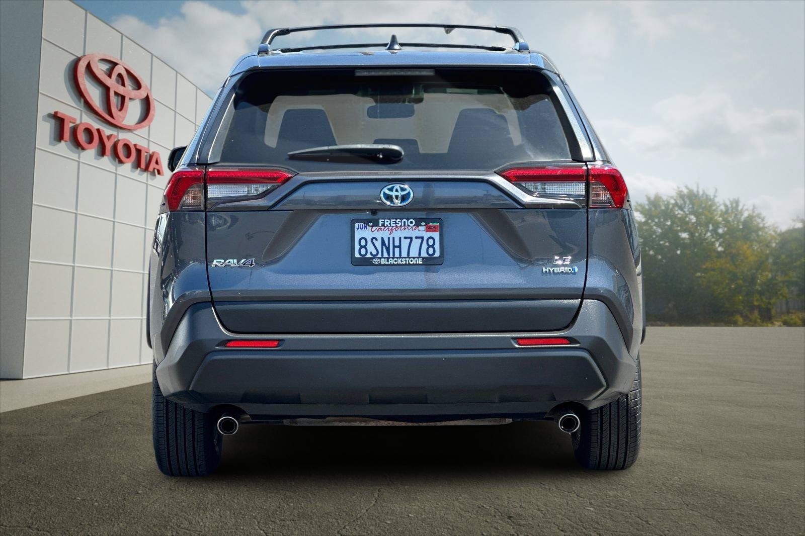 Certified 2020 Toyota RAV4 LE AWD/4WD image 4