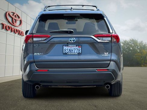 Certified 2020 Toyota RAV4 LE AWD/4WD image 4