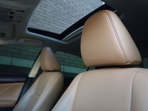 Used 2015 Lexus IS 250 w/ Premium Package RWD image 19