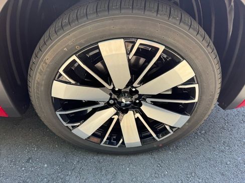 New 2025 Mitsubishi Outlander SEL image 9