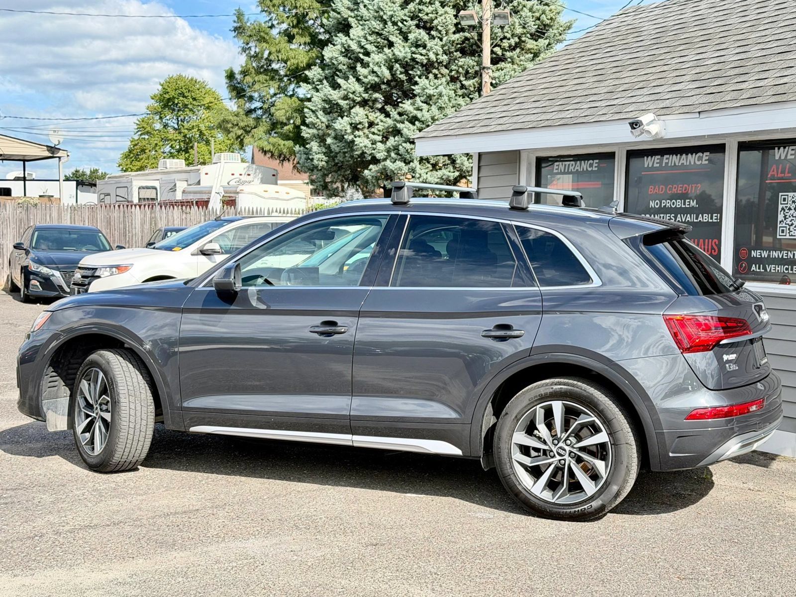 Used 2021 Audi Q5 2.0T Premium w/ Convenience Package AWD/4WD image 3