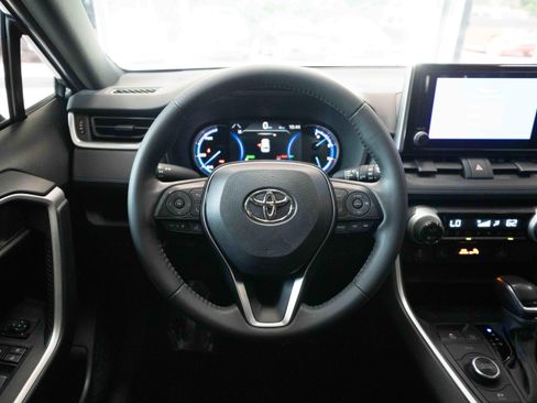 Used 2024 Toyota RAV4 SE w/ Convenience Package AWD/4WD image 21