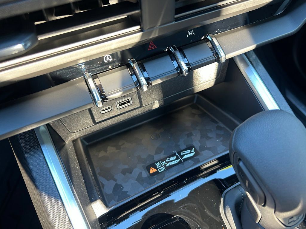 New 2026 Chevrolet Colorado Trail Boss AWD/4WD image 35