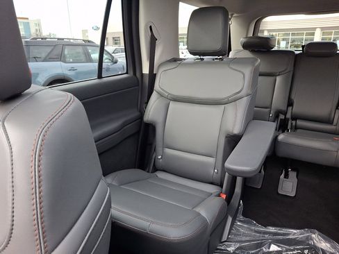 New 2025 Ford Expedition Max Active image 12