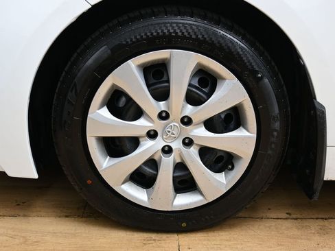 Used 2024 Toyota Corolla LE FWD image 17