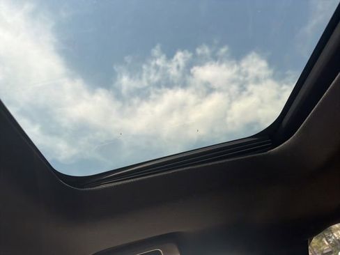 Used 2018 Ford Explorer Limited image 12