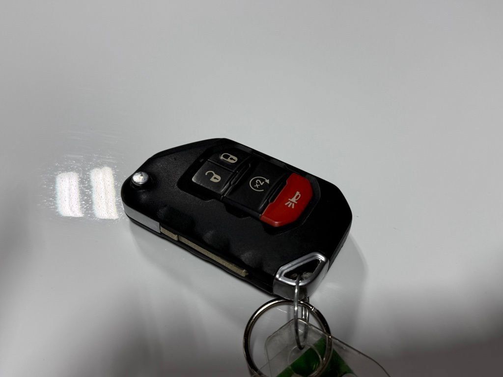 Used 2019 Jeep Wrangler Unlimited Sahara w/ Uconnect 4C Nav & Sound Group AWD/4WD image 39