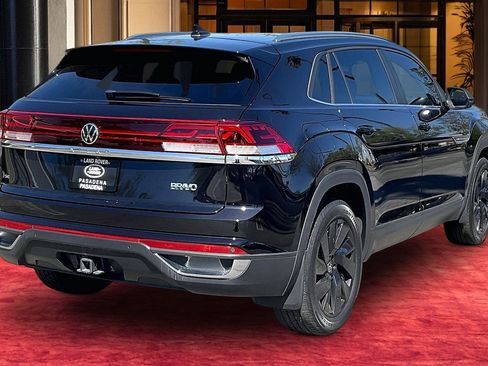 Used 2024 Volkswagen Atlas Cross Sport SE FWD image 12