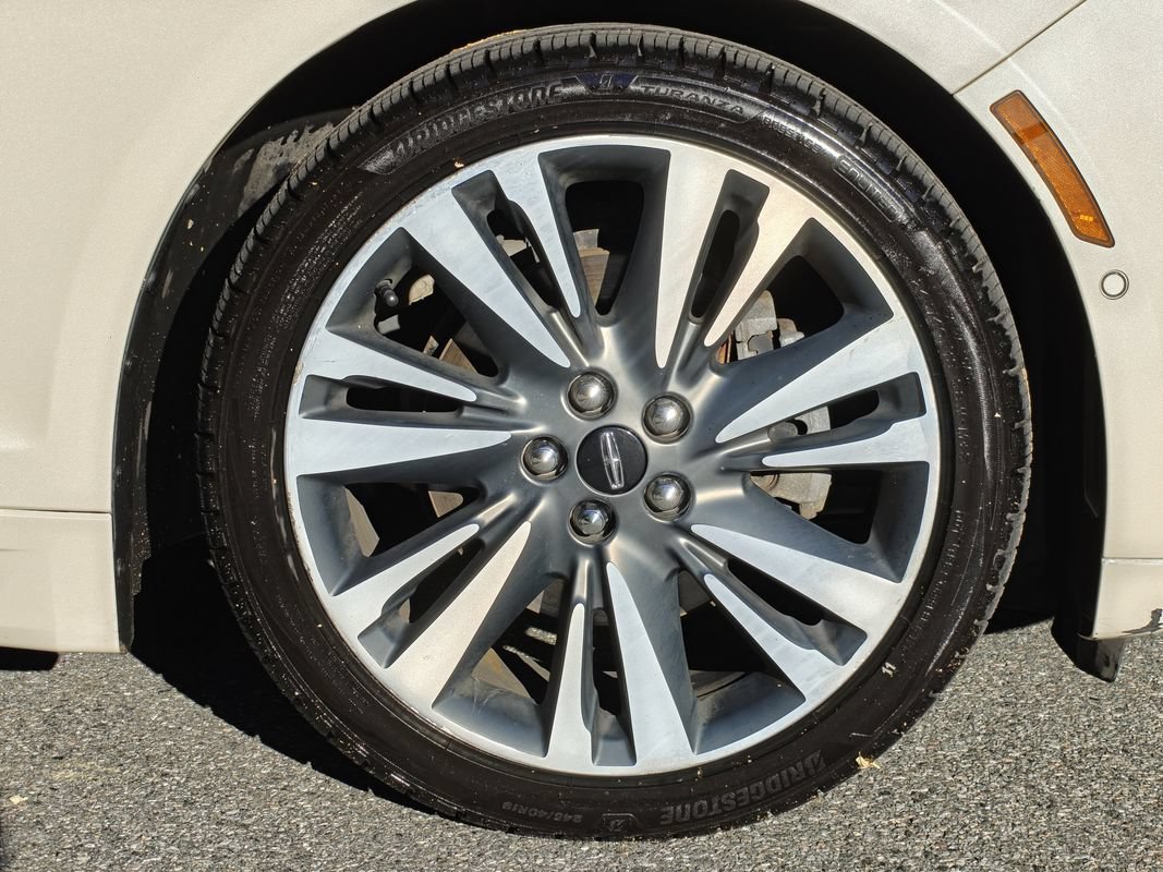 Used 2018 Lincoln MKZ Reserve w/ Technology Package FWD image 11