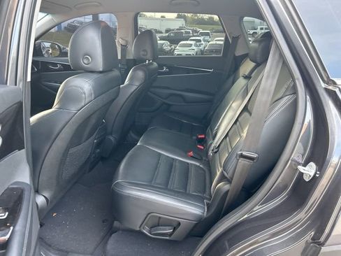 Used 2019 Kia Sorento EX FWD image 6