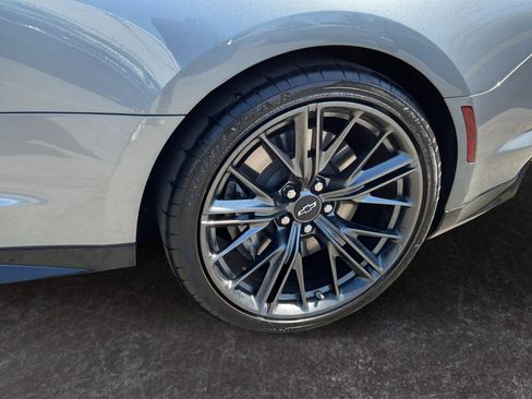 Used 2021 Chevrolet Camaro ZL1 RWD image 9