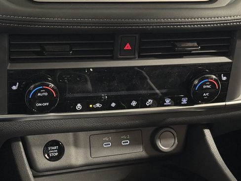 New 2026 Nissan Rogue SV w/ Cold Weather Package AWD/4WD image 19