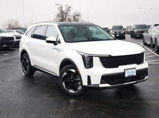 Used 2025 Kia Sorento EX w/ EX Panoramic Sunroof Package video 2