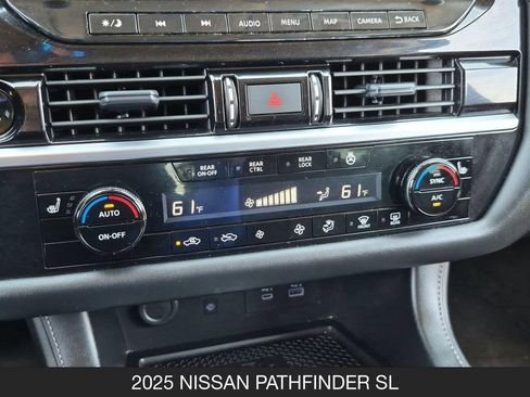 Used 2025 Nissan Pathfinder SL FWD image 23