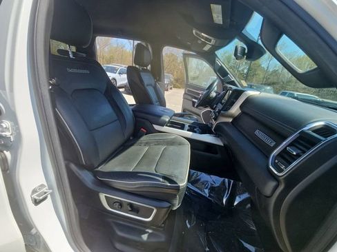 Used 2019 RAM 1500 Laramie w/ Sport Appearance Package AWD/4WD image 10