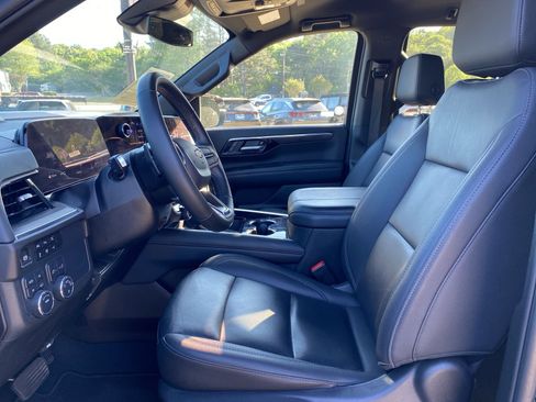 Used 2025 Chevrolet Tahoe LT image 9