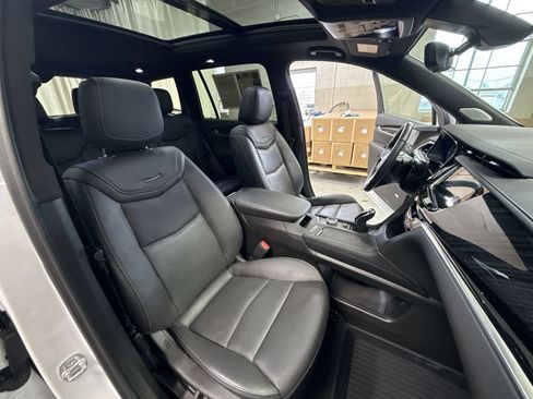 Used 2024 Cadillac XT6 Premium Luxury w/ Technology Package AWD/4WD image 36