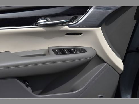 Used 2024 Cadillac XT6 Premium Luxury FWD image 28