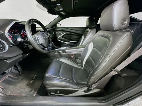 Used 2017 Chevrolet Camaro LT w/ RS Package image 13