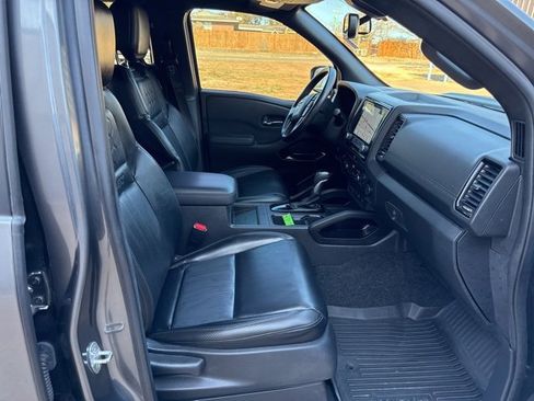 Used 2022 Nissan Frontier PRO-4X w/ Pro-4X Premium Package image 11
