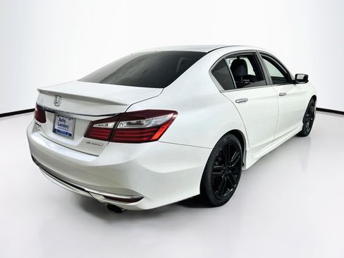 Used 2017 Honda Accord Sport image 5