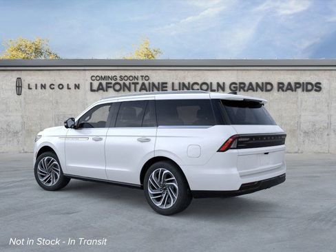 New 2026 Lincoln Navigator Reserve image 4