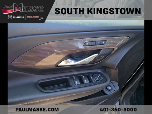 Used 2023 GMC Terrain Denali w/ Black Diamond Edition image 13