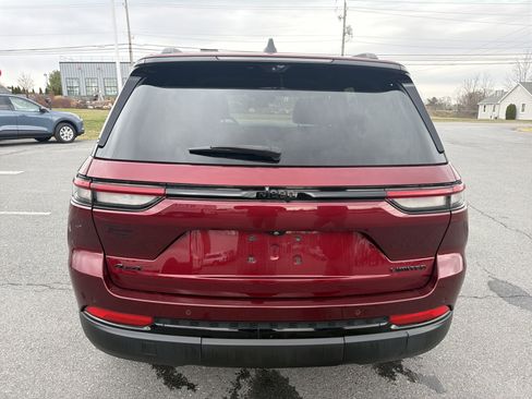 Used 2023 Jeep Grand Cherokee Limited w/ Luxury Tech Group II image 4