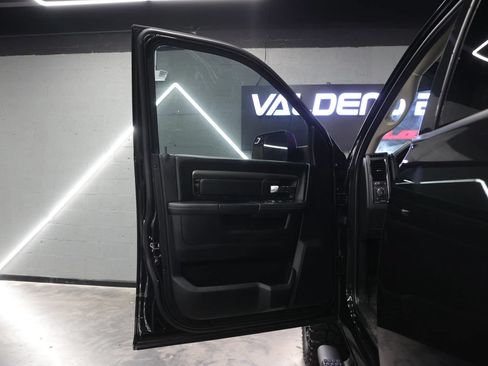 Used 2018 RAM 2500 Big Horn w/ Sport Appearance Group AWD/4WD image 42