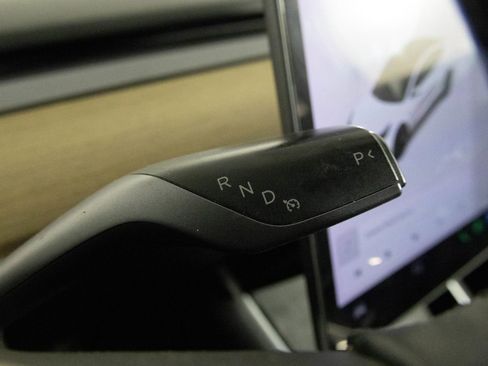 Used 2020 Tesla Model 3 Standard Range Plus image 26