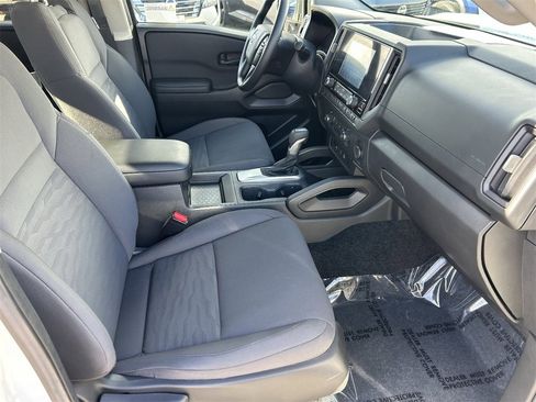 Certified 2025 Nissan Frontier S image 9