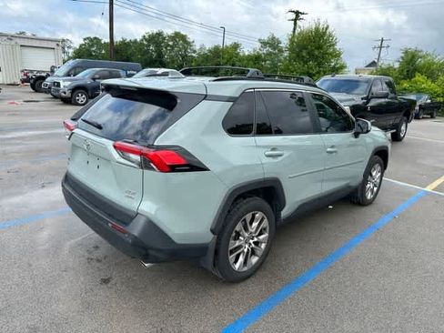 Used 2021 Toyota RAV4 XLE Premium AWD/4WD image 17
