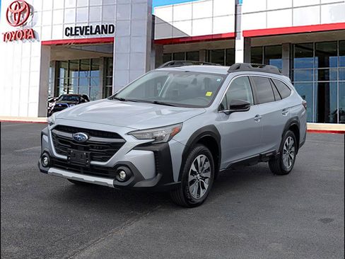 Used 2023 Subaru Outback Limited image 4